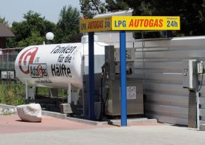 Tanken im Priener Waschpark